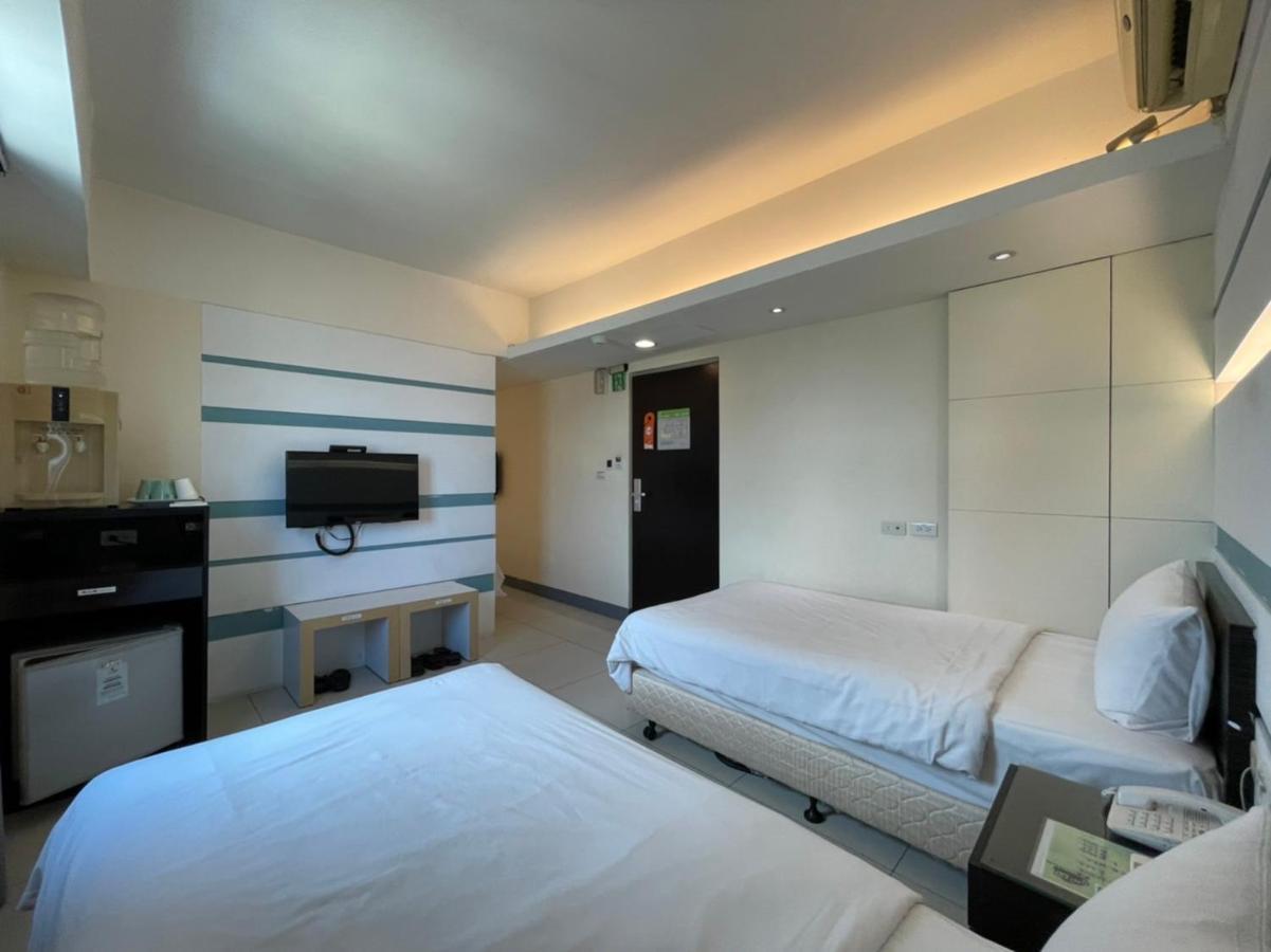 Kiwi Express Hotel - Kaohsiung Station Экстерьер фото