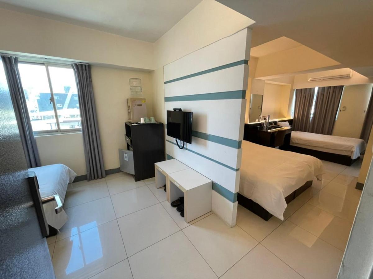 Kiwi Express Hotel - Kaohsiung Station Экстерьер фото