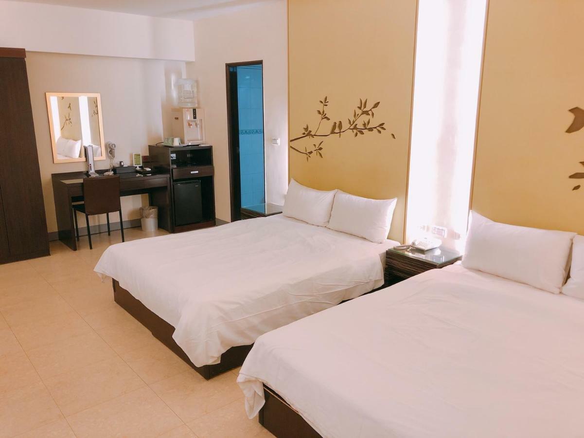 Kiwi Express Hotel - Kaohsiung Station Экстерьер фото