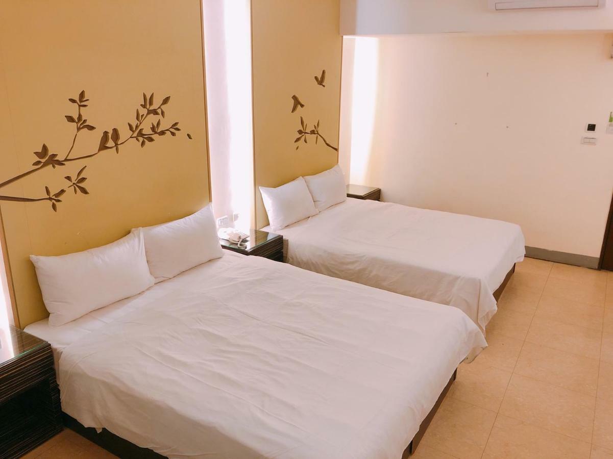 Kiwi Express Hotel - Kaohsiung Station Экстерьер фото