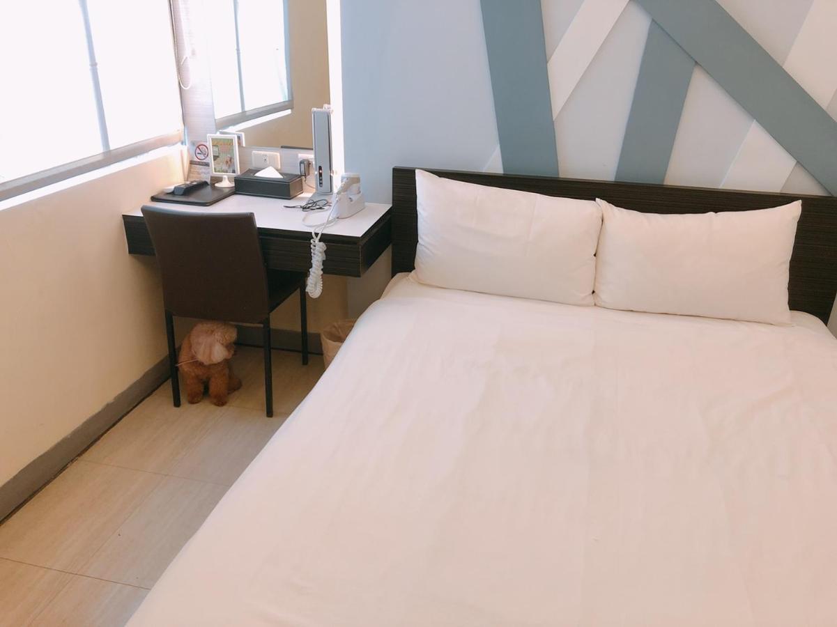 Kiwi Express Hotel - Kaohsiung Station Экстерьер фото